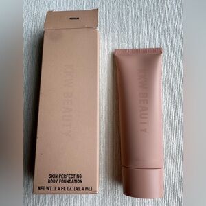 KKW BEAUTY Skin Perfecting Body Foundation color Medium Brand new still sealed
